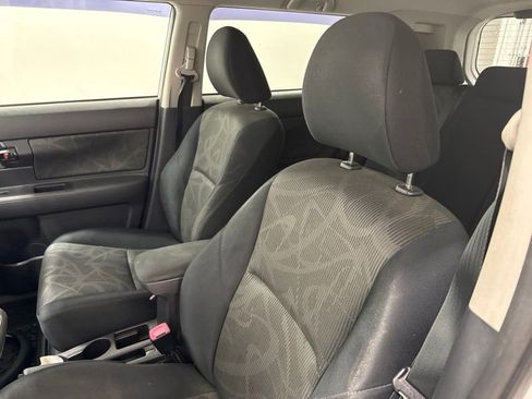Used 2013 Scion xB FWD image 17