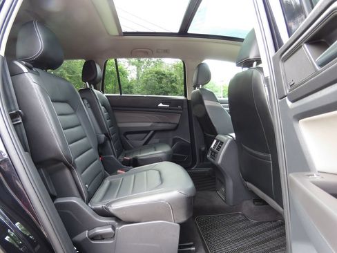 Used 2022 Volkswagen Atlas SEL Premium AWD/4WD image 16