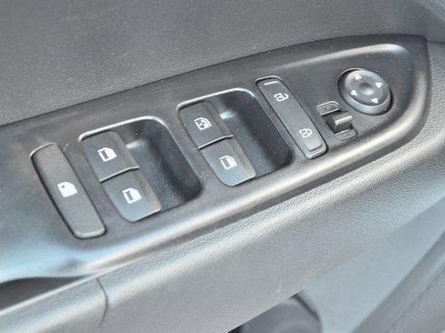 Used 2024 Hyundai Venue SEL image 16