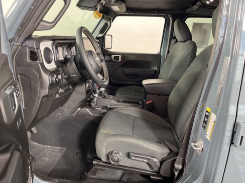 Used 2024 Jeep Wrangler Sport S image 19