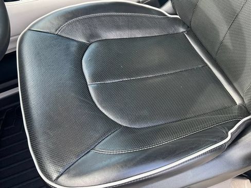 Used 2023 Chrysler Pacifica Limited FWD image 14