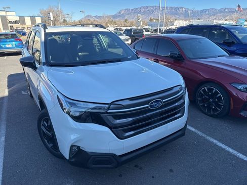 Used 2025 Subaru Forester Limited image 3