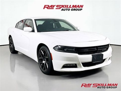Used 2019 Dodge Charger SXT w/ Driver Confidence Group image 1