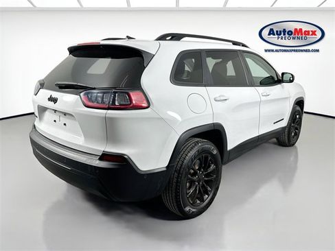 Used 2023 Jeep Cherokee Altitude Lux image 2