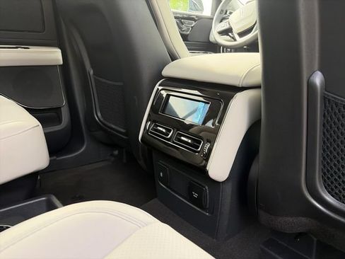 Used 2026 Lincoln Aviator AWD image 20
