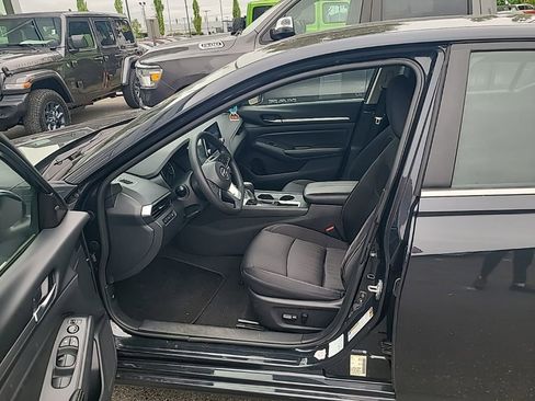 Used 2022 Nissan Altima 2.5 SV FWD image 8