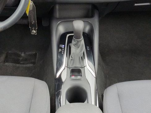 Used 2022 Toyota Corolla LE image 18
