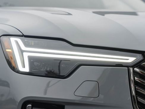 New 2026 Volvo XC90 B6 Ultra image 13