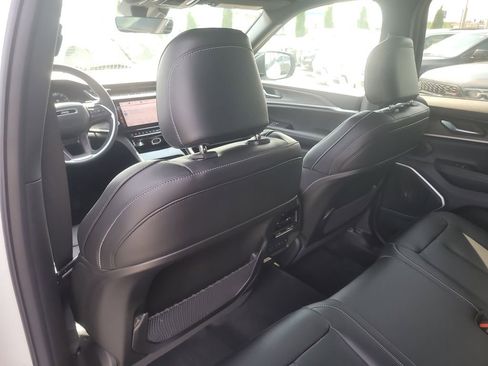 New 2026 Jeep Grand Cherokee Limited RWD image 11