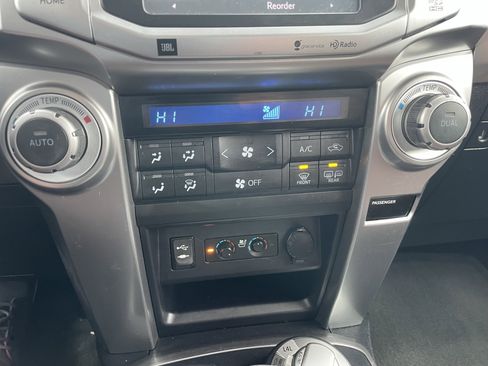 Used 2015 Toyota 4Runner Limited image 23