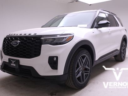 New 2025 Ford Explorer ST-Line w/ Premium Package