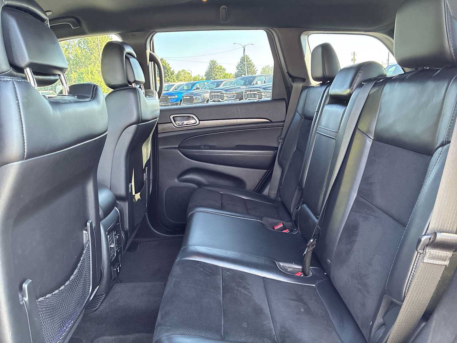 Used 2018 Jeep Grand Cherokee Altitude AWD/4WD image 24