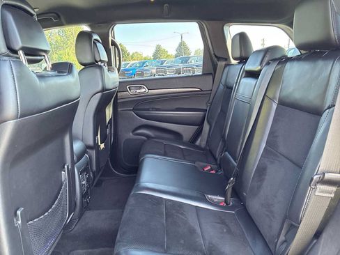 Used 2018 Jeep Grand Cherokee Altitude AWD/4WD image 24