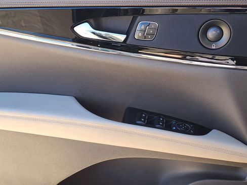 Used 2023 Lincoln Nautilus Reserve w/ Equipment Group 201A image 25