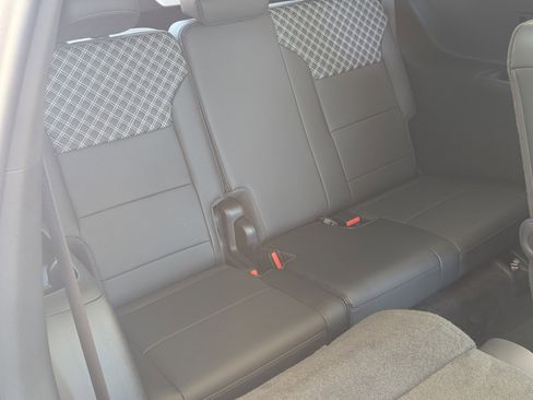 Used 2024 GMC Acadia Denali w/ Super Cruise Package image 22