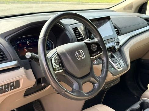 Used 2018 Honda Odyssey Touring image 14
