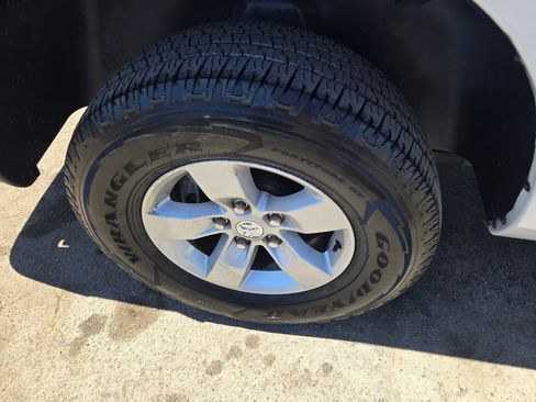 Used 2018 RAM 1500 Express image 26