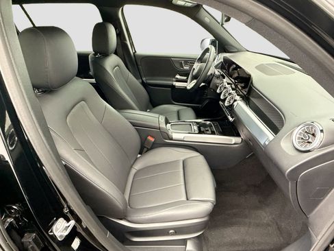 Certified 2025 Mercedes-Benz GLB 250 image 18