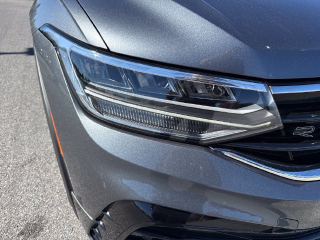 Certified 2023 Volkswagen Tiguan SE R-Line AWD/4WD image 12