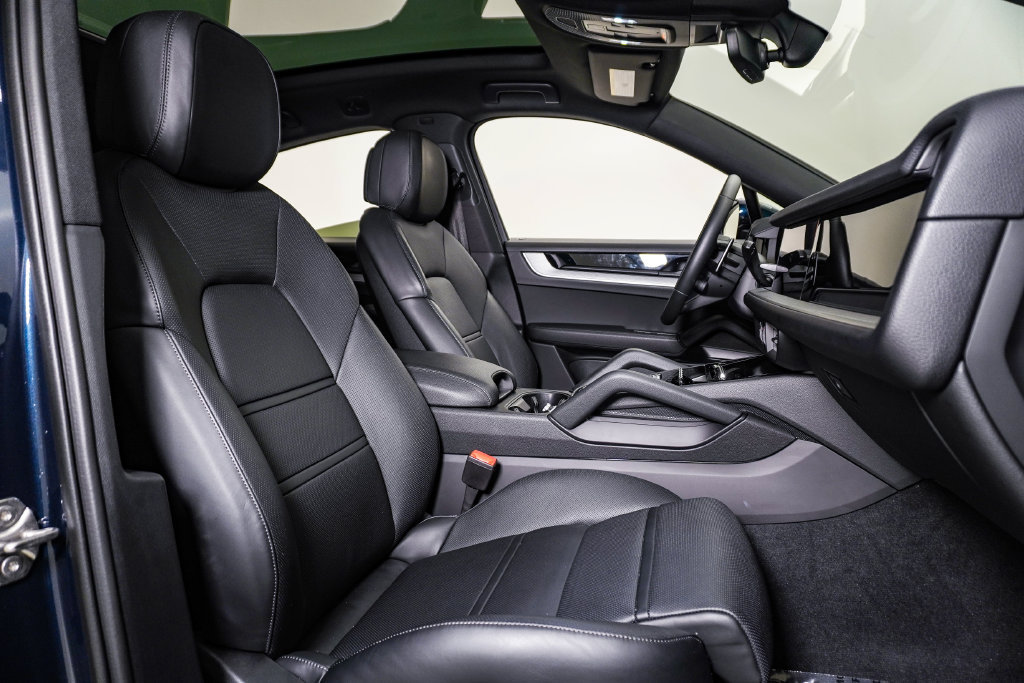 Certified 2026 Porsche Cayenne E-Hybrid Coupe AWD/4WD image 15