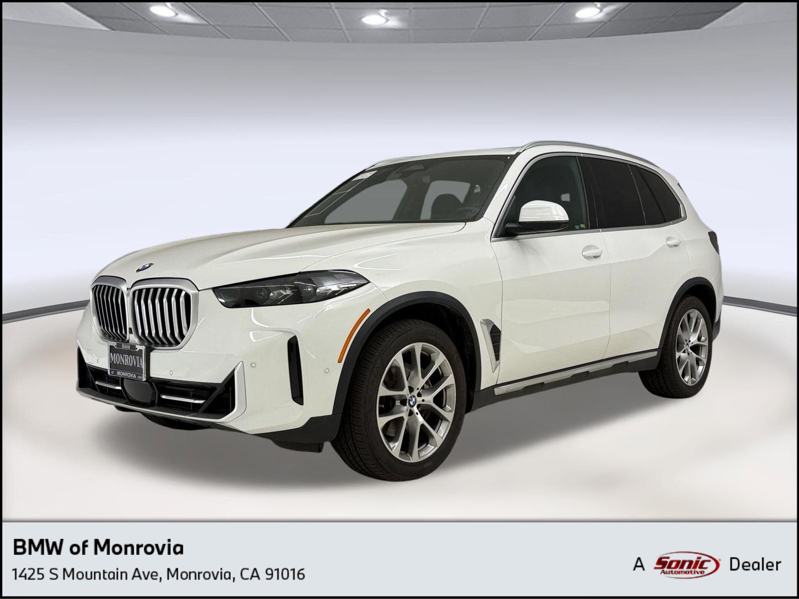 Certified 2024 BMW X5 xDrive40i w/ Parking Assistance Package AWD/4WD image 1