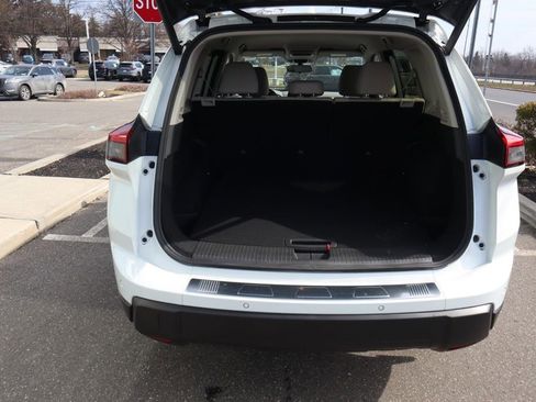 Certified 2025 Nissan Rogue SV AWD/4WD image 31