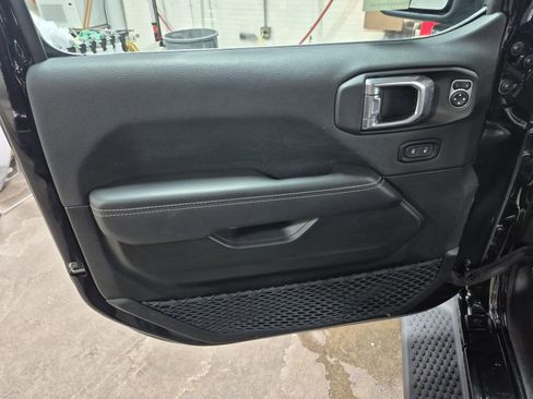 Used 2023 Jeep Wrangler Sahara w/ Cold Weather Group image 23