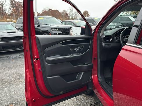 Certified 2023 Honda Pilot Touring image 11