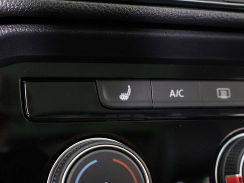 Used 2023 Volkswagen Taos SE w/ Panoramic Sunroof Package image 51