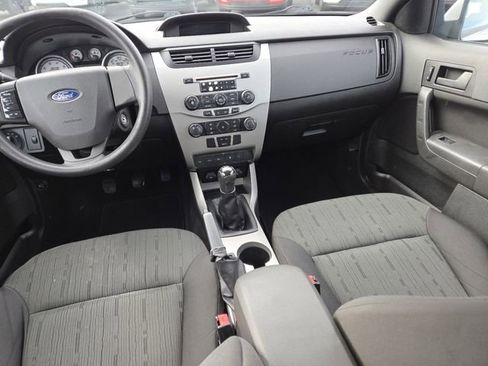 Used 2010 Ford Focus SE FWD image 22