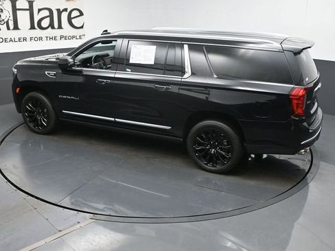 Used 2023 GMC Yukon XL Denali AWD/4WD image 41