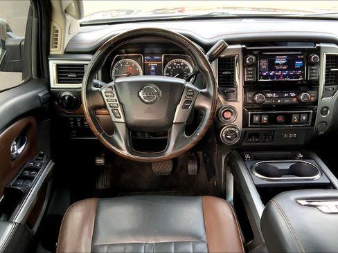 Used 2019 Nissan Titan Platinum Reserve AWD/4WD image 6