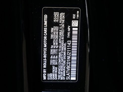 Used 2022 Rolls-Royce Cullinan Black Badge w/ Dark Exterior Package AWD/4WD image 8