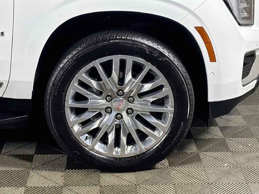 Used 2025 GMC Yukon XL Denali AWD/4WD image 23