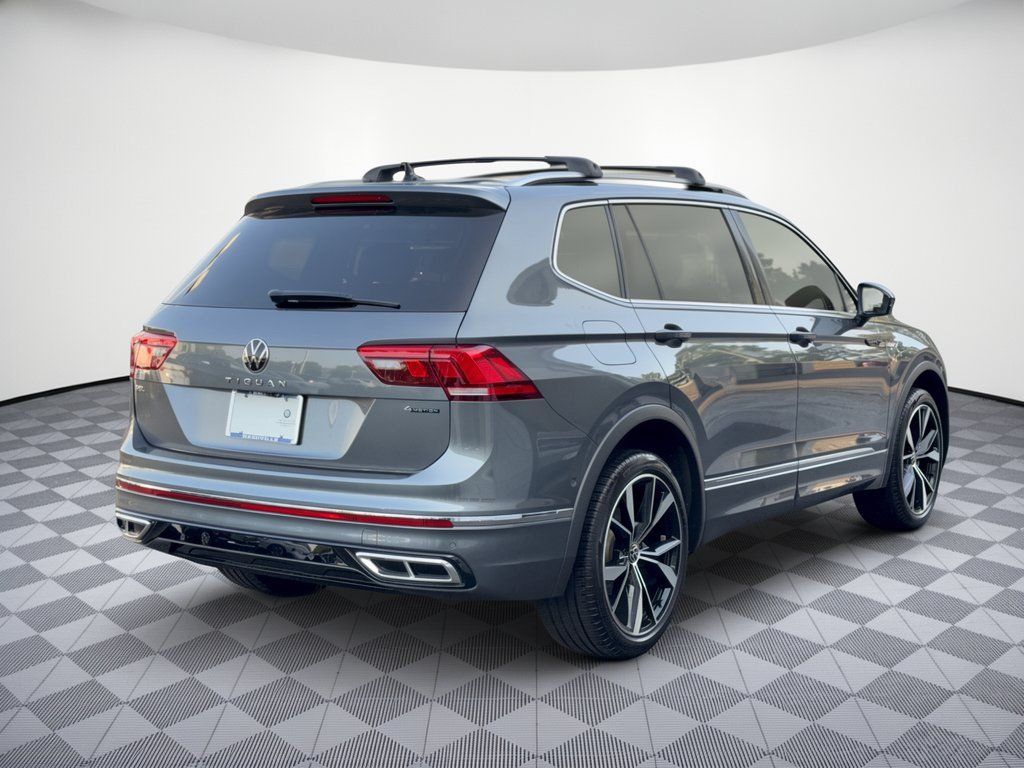 Used 2024 Volkswagen Tiguan SEL R-Line w/ MDO Package, Two-Row AWD/4WD image 9
