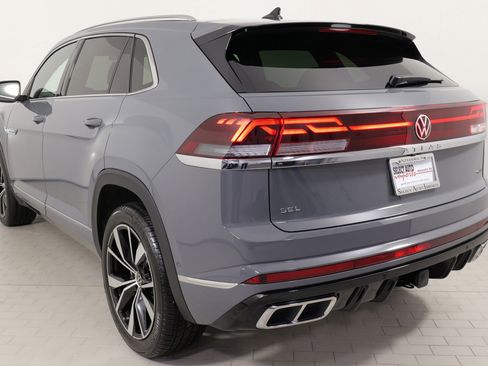Used 2025 Volkswagen Atlas Cross Sport SEL Premium R-Line image 11