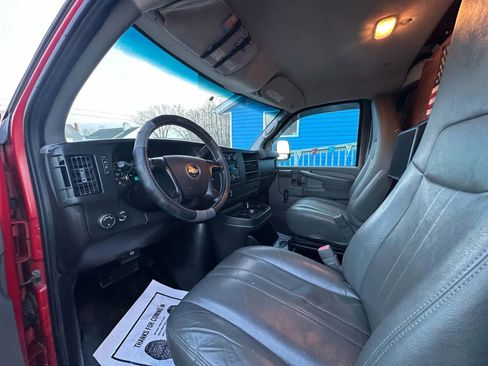 Used 2013 Chevrolet Express 2500 image 20