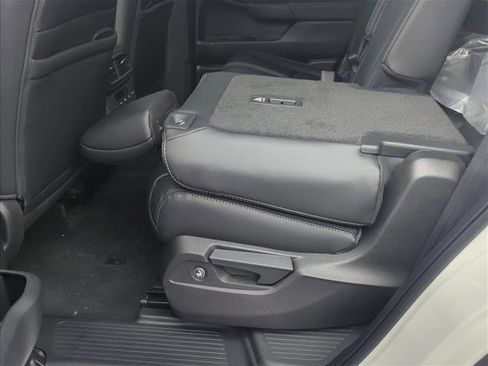 New 2025 Honda Pilot EX-L image 4
