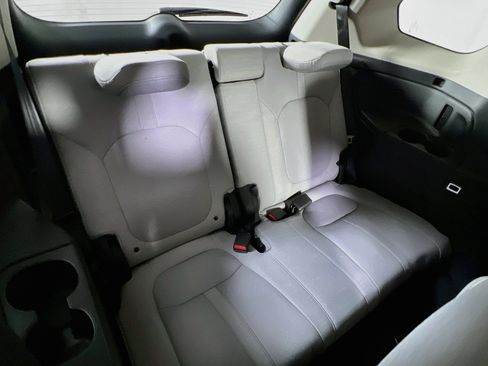 Used 2023 Honda Pilot LX image 24