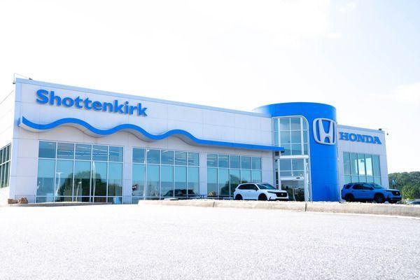 Used 2022 Honda CR-V Touring image 4
