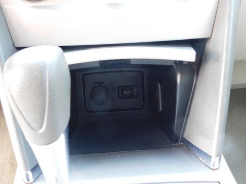 Used 2010 Toyota Camry image 28