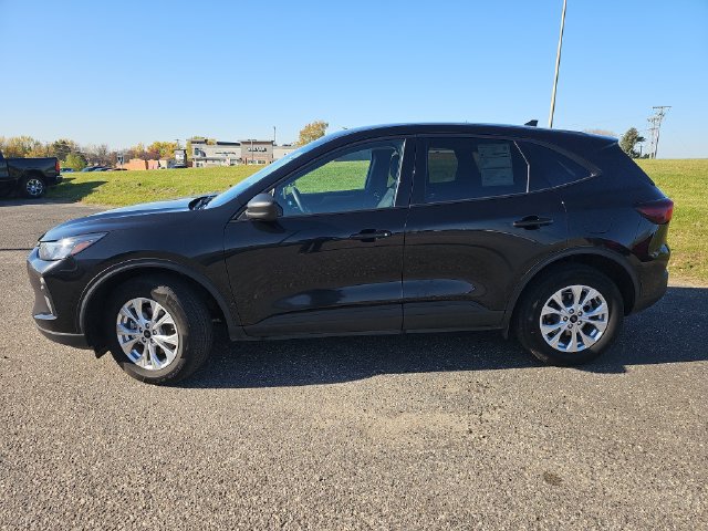 Used 2025 Ford Escape Active AWD/4WD image 2