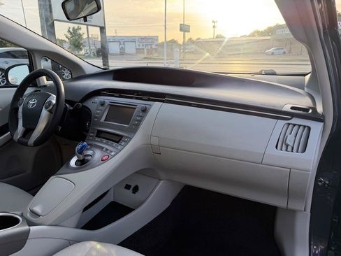 Used 2014 Toyota Prius Two FWD image 15