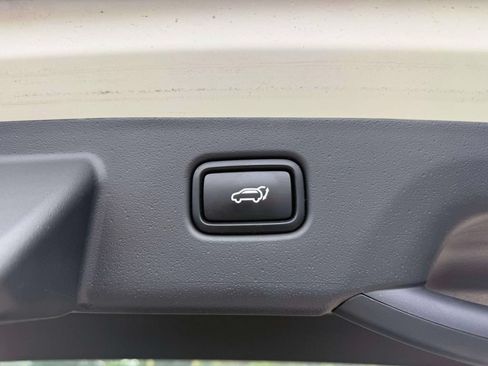 Used 2023 Kia Niro SX Touring FWD image 11