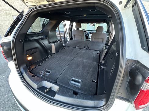 Used 2016 Ford Explorer XLT AWD/4WD image 13