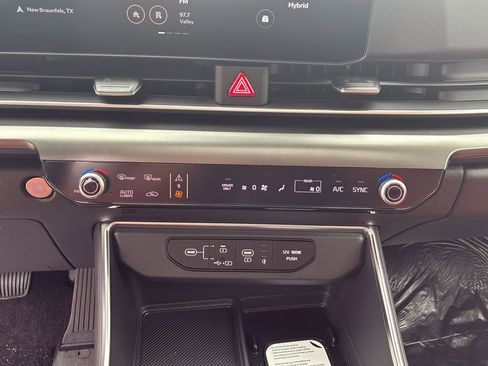 New 2026 Kia Carnival SX w/ SX Dark Edition Package FWD image 31