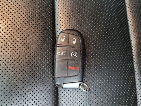 Used 2020 Jeep Grand Cherokee Summit AWD/4WD image 32
