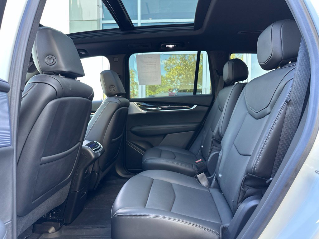 Used 2025 Cadillac XT6 Premium Luxury w/ LPO, Floor Liner Package AWD/4WD image 44