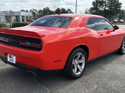 Used 2021 Dodge Challenger SXT image 7