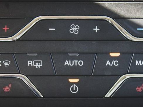 Used 2020 Ford Edge SEL AWD/4WD image 17
